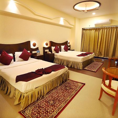 Jalsa Hotel & Banquets,Индаур Экстерьер фото