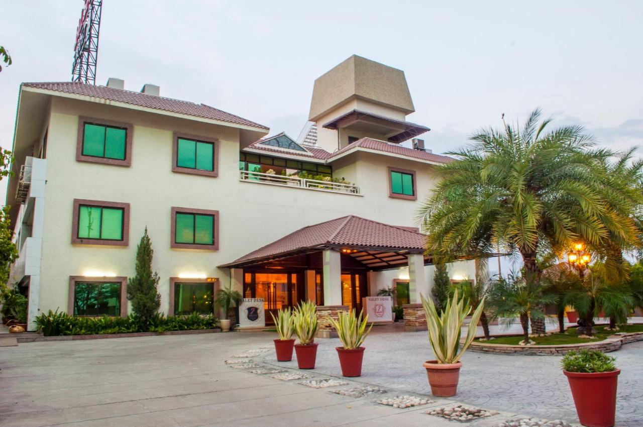 Jalsa Hotel & Banquets,Индаур Экстерьер фото