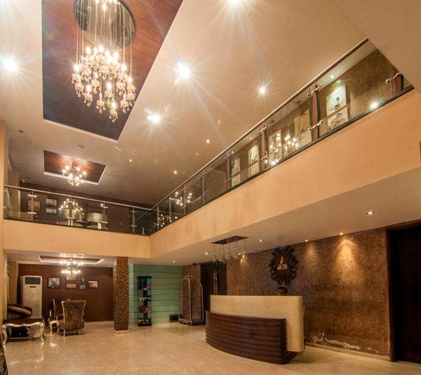 Jalsa Hotel & Banquets,Индаур Экстерьер фото