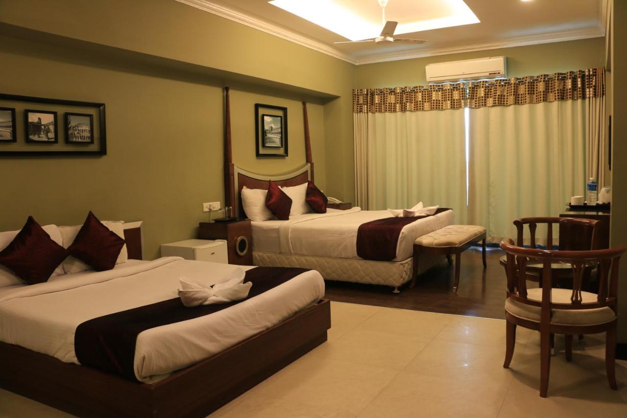 Jalsa Hotel & Banquets,Индаур Экстерьер фото