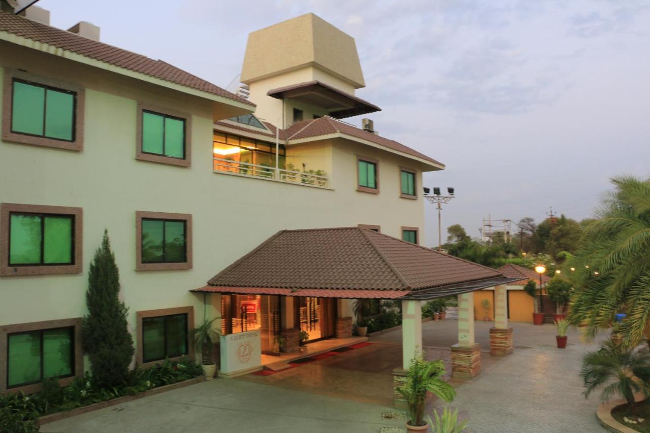 Jalsa Hotel & Banquets,Индаур Экстерьер фото