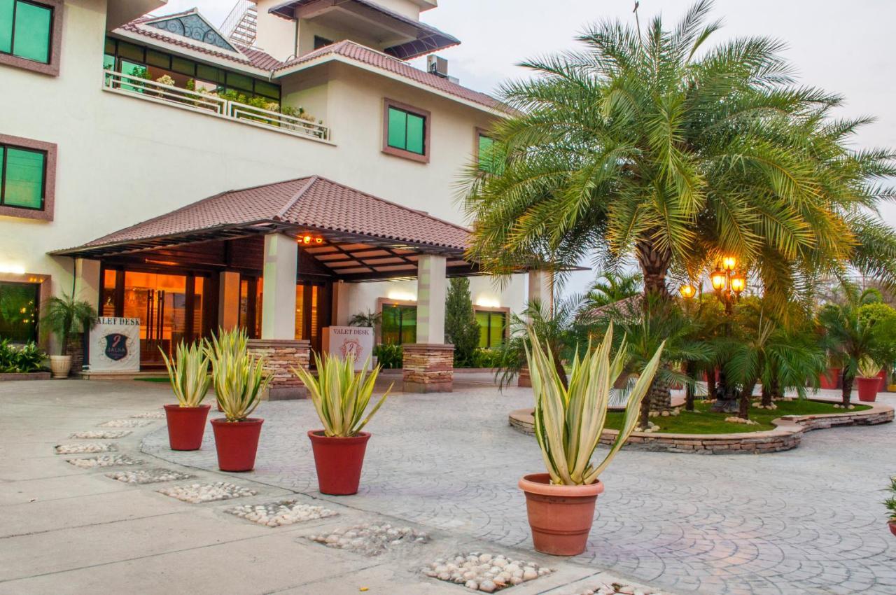 Jalsa Hotel & Banquets,Индаур Экстерьер фото