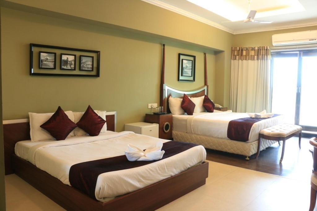 Jalsa Hotel & Banquets,Индаур Экстерьер фото