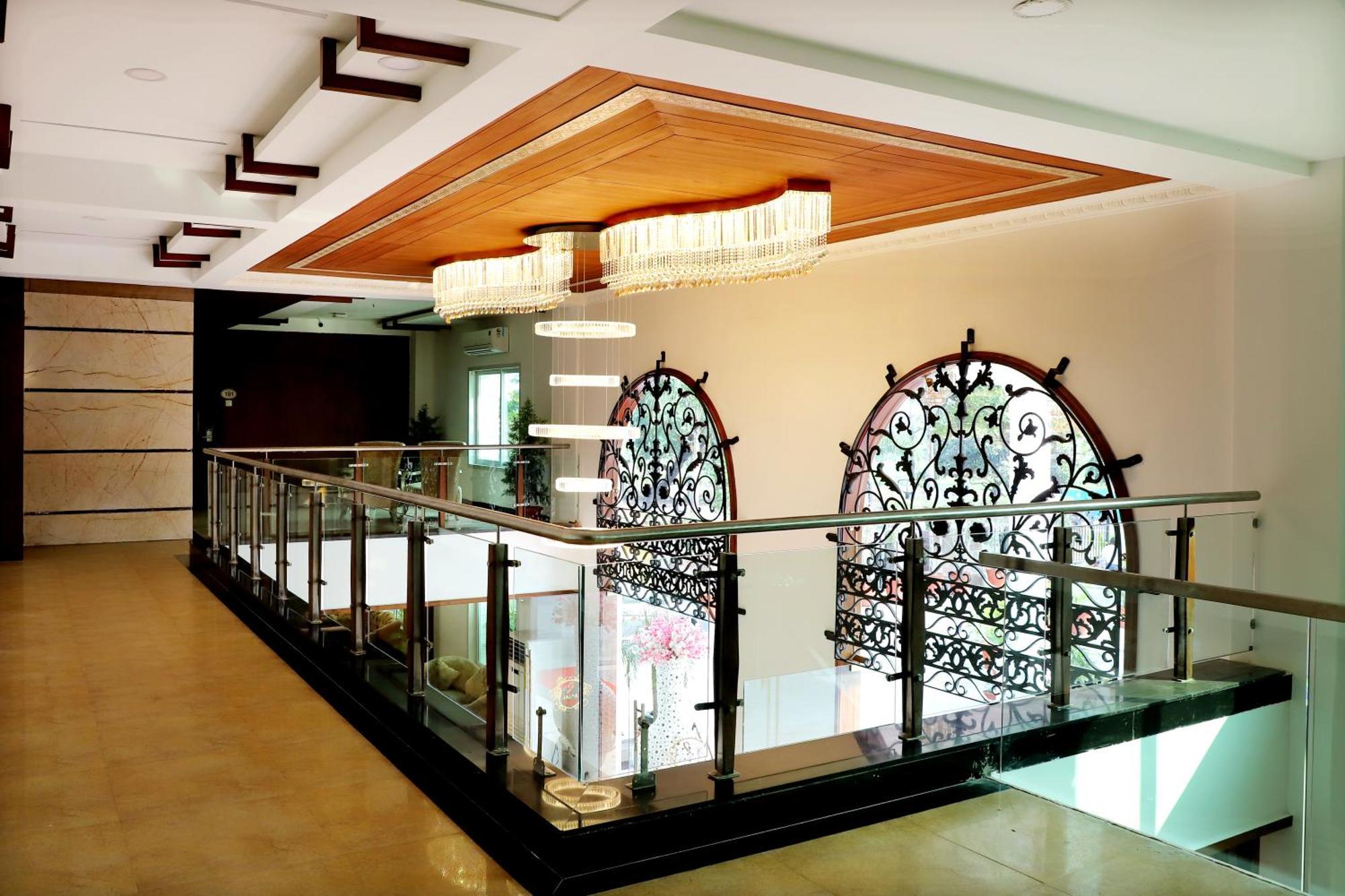 Jalsa Hotel & Banquets,Индаур Экстерьер фото