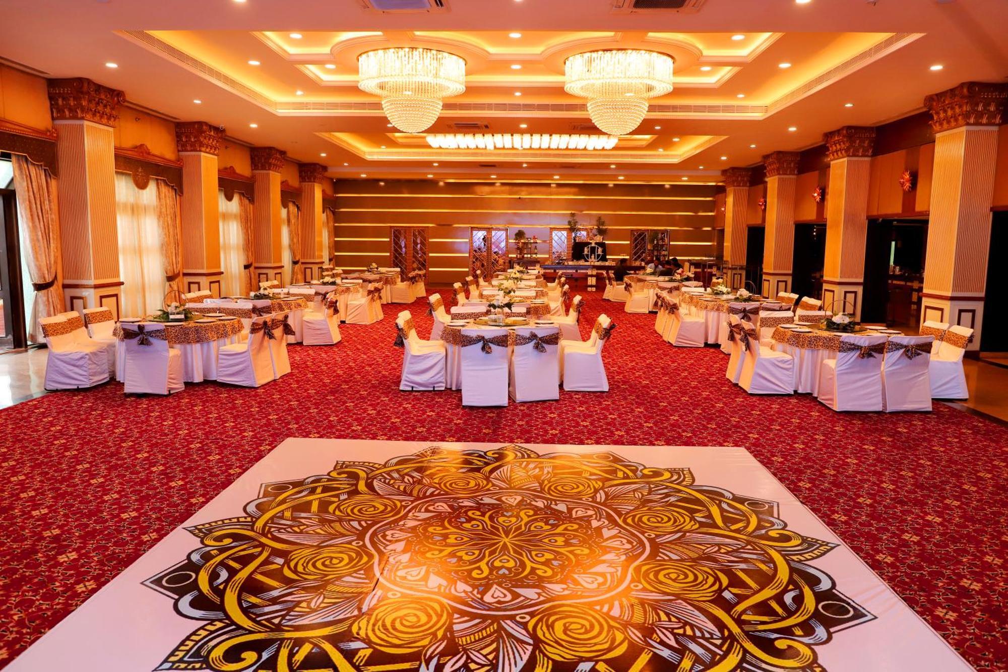 Jalsa Hotel & Banquets,Индаур Экстерьер фото