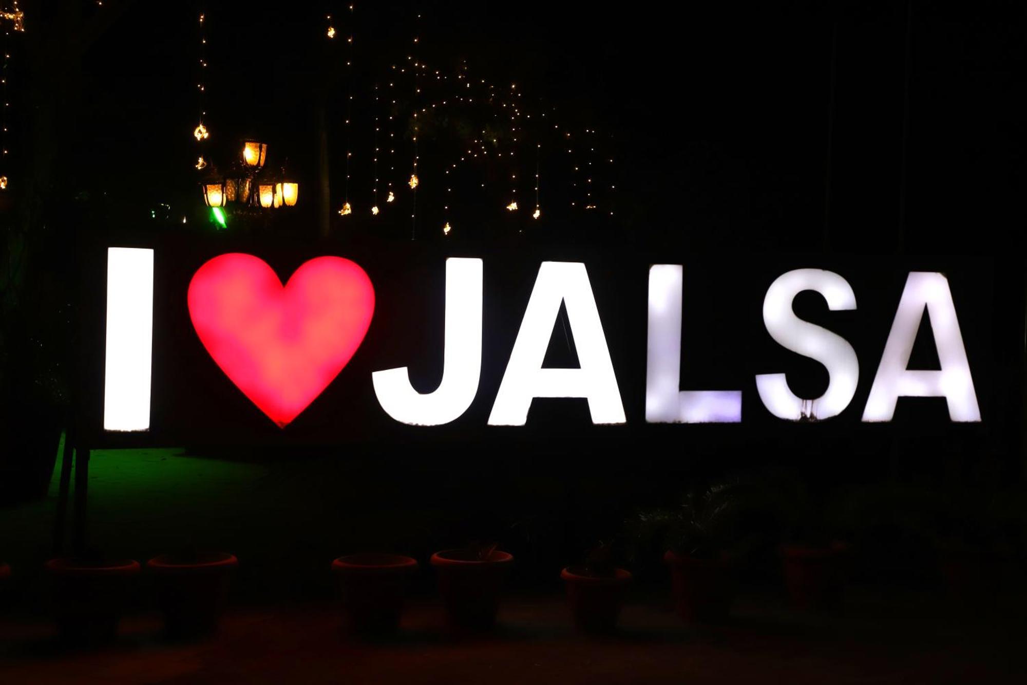 Jalsa Hotel & Banquets,Индаур Экстерьер фото