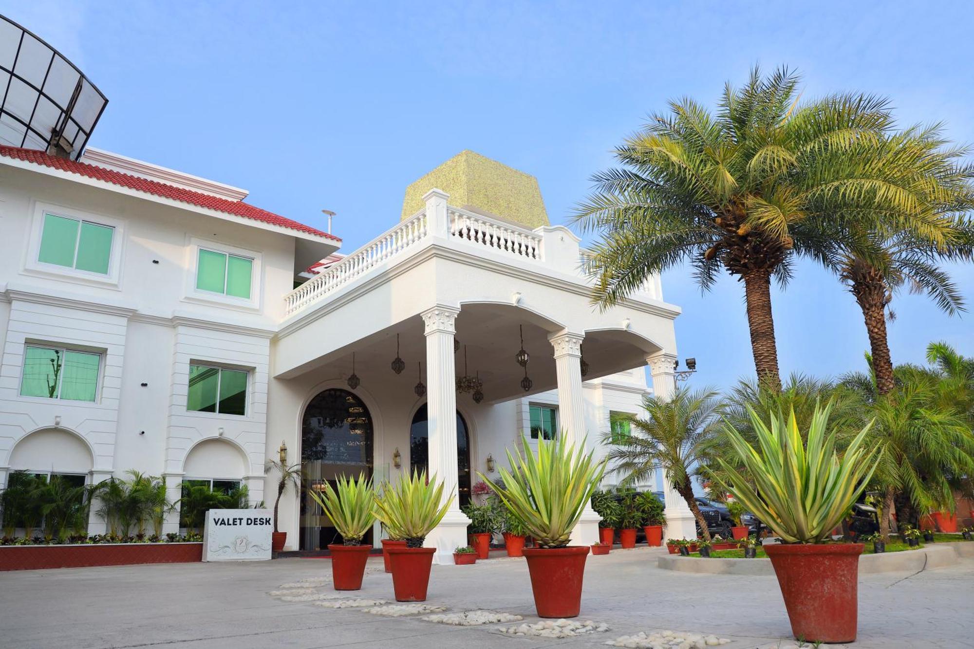 Jalsa Hotel & Banquets,Индаур Экстерьер фото