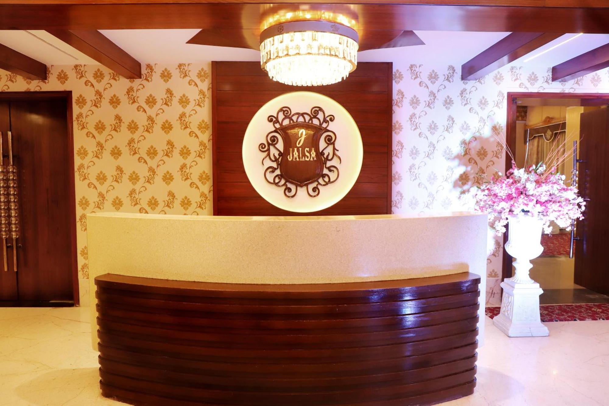 Jalsa Hotel & Banquets,Индаур Экстерьер фото