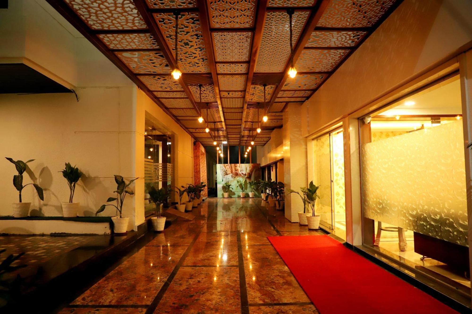 Jalsa Hotel & Banquets,Индаур Экстерьер фото
