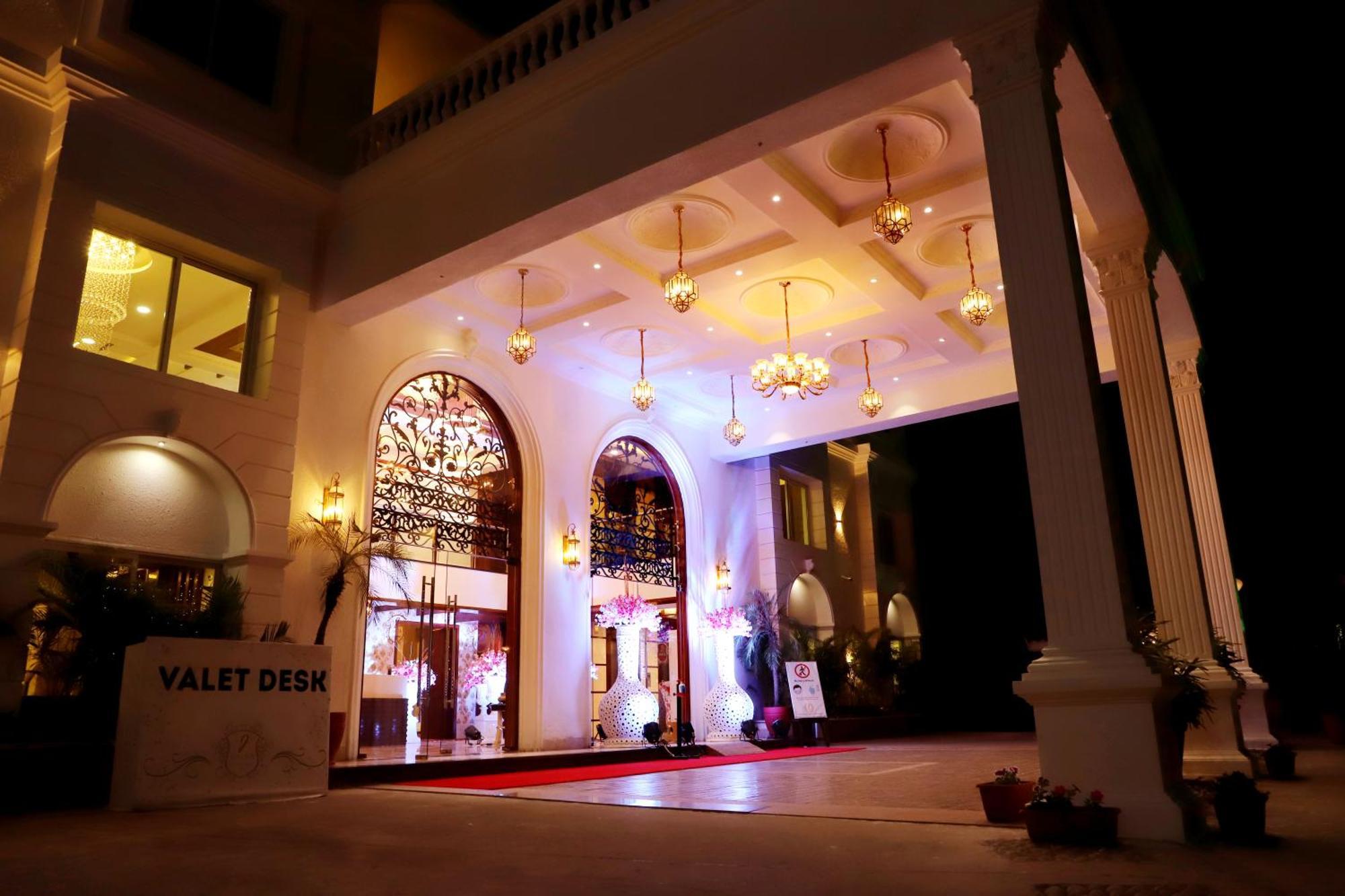 Jalsa Hotel & Banquets,Индаур Экстерьер фото